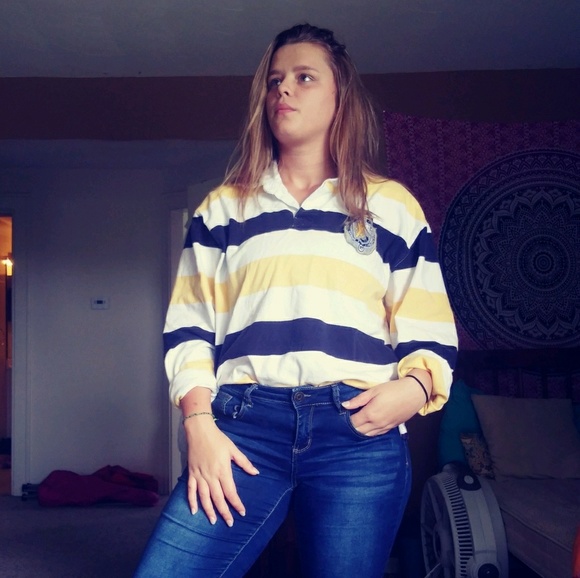 Profile Picture of Kayla Frizzelle (@kayla_frizzelle) on Poshmark