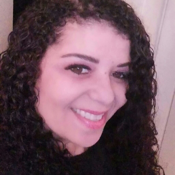 Profile Picture of Ladonya Cate (@ladonyacate123) on Poshmark