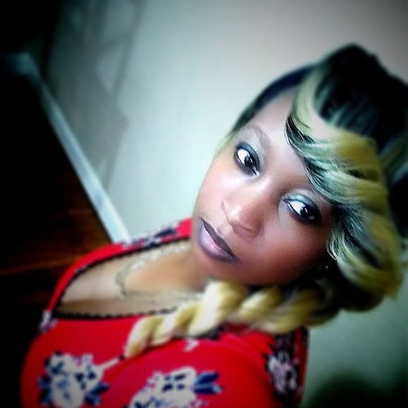 Profile Picture of Mary Eli-revish (@maryelirevish29) on Poshmark