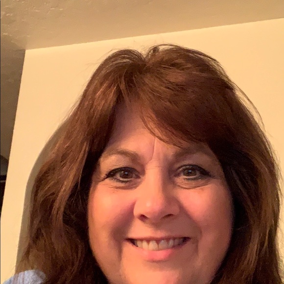 Profile Picture of Pam Sawhook (@psawhook) on Poshmark