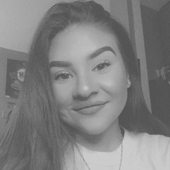 Profile Picture of Rita Caperon (@ritacaperon) on Poshmark