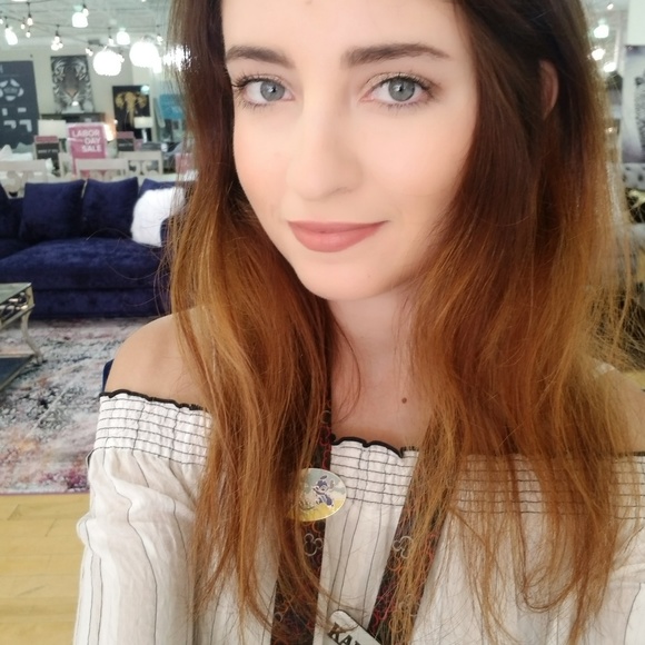 Profile Picture of Kaitlyn Abrams (@ktabla411) on Poshmark