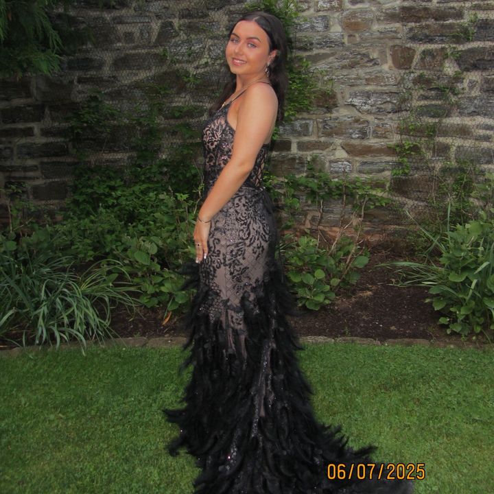 Profile Picture of c👸🏻 (@carlycrowe_) on Tiktok