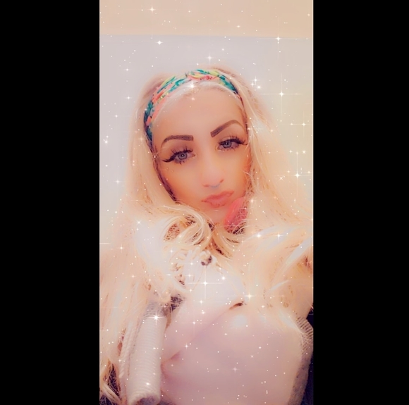 Profile Picture of Michele j. Rector (@jordynr2796) on Poshmark