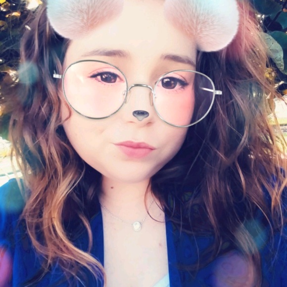 Profile Picture of Danielle Kearney (@dkearney75) on Poshmark