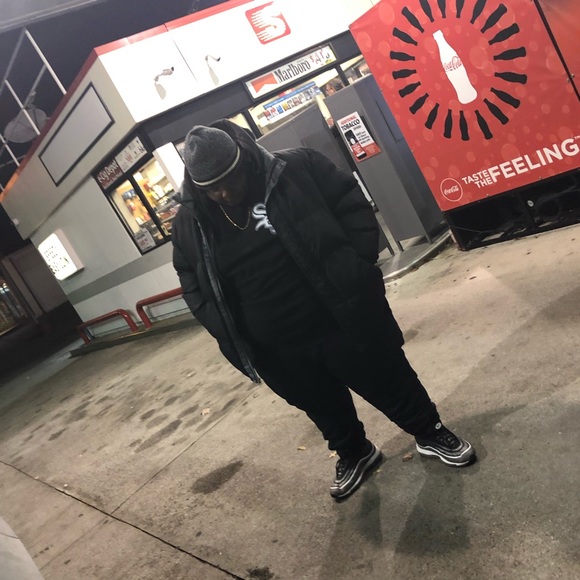 Profile Picture of Adam Austin (@thatboiadam197) on Poshmark