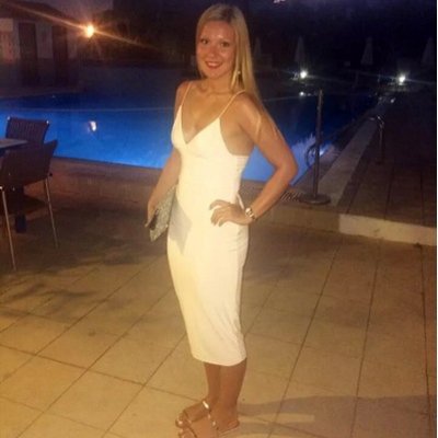 Profile Picture of Clare Whitfield (@clarabellarina) on Twitter