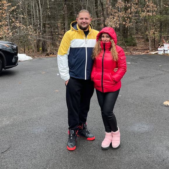 Elvira Vanian - Poshmark Profile Picture of Elvira Vanian (@etoporova) on Poshmark