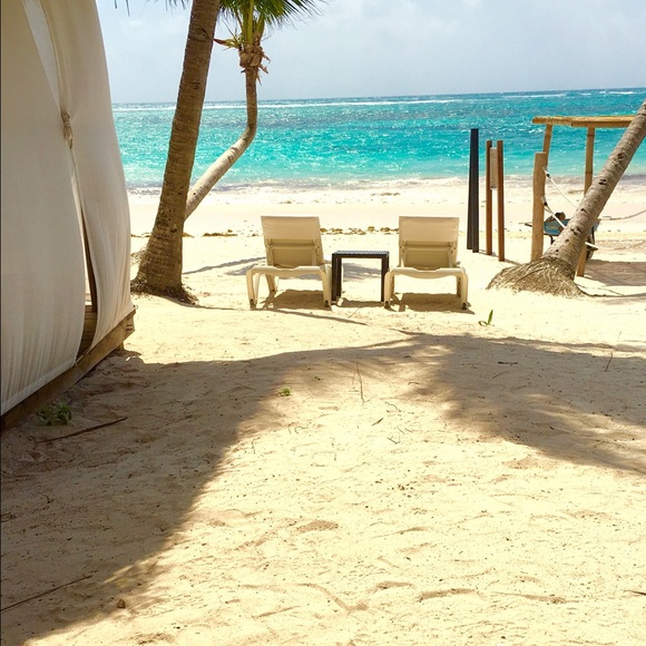 Profile Picture of Dee Gonzalez (@davina730) on Poshmark