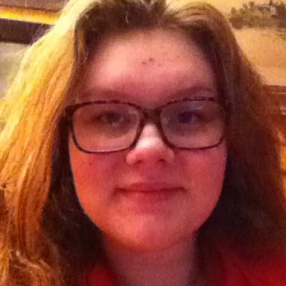 Roxanne Floyd - Poshmark Profile Picture of Roxanne Floyd (@roxiebakes) on Poshmark