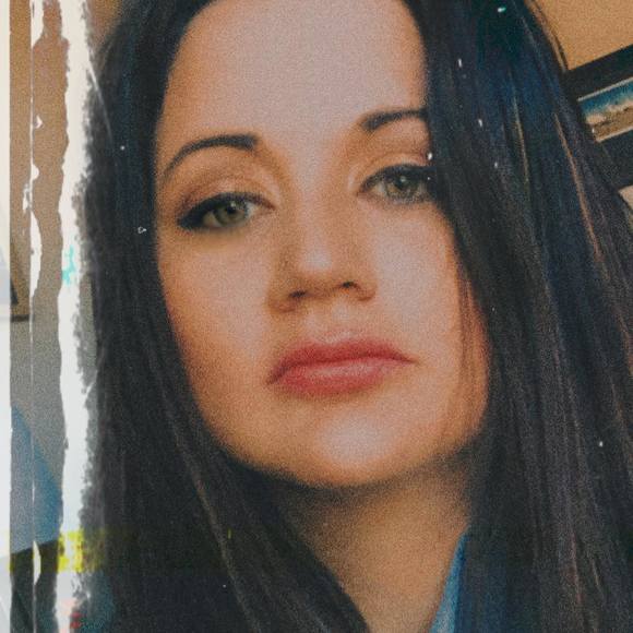 Profile Picture of Shannon Rindal (@pennyroyaltea83) on Poshmark