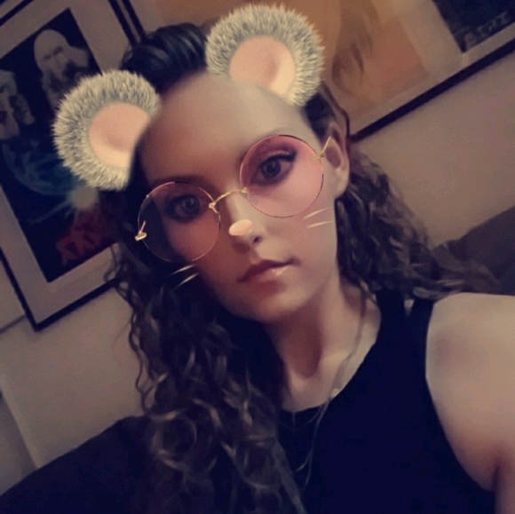 Megan Gleitz - Poshmark Profile Picture of Megan Gleitz (@awkwamakeisha) on Poshmark