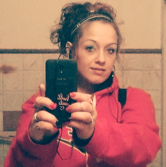 Profile Picture of Jennifer Mays (@jennmays42) on Poshmark