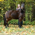 Profile Picture of victoria (@victorias_tacktastic_creations) on Instagram