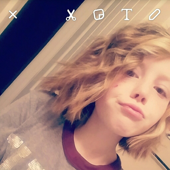 Profile Picture of Jenna Lowe (@duhitzjenna) on Poshmark
