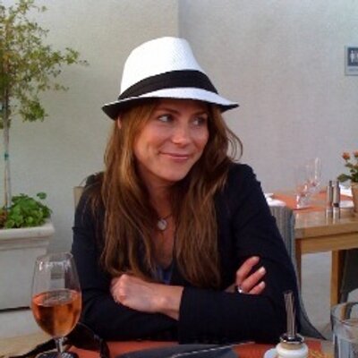 Profile Picture of Jennifer Curtis (@jennfbc) on Twitter