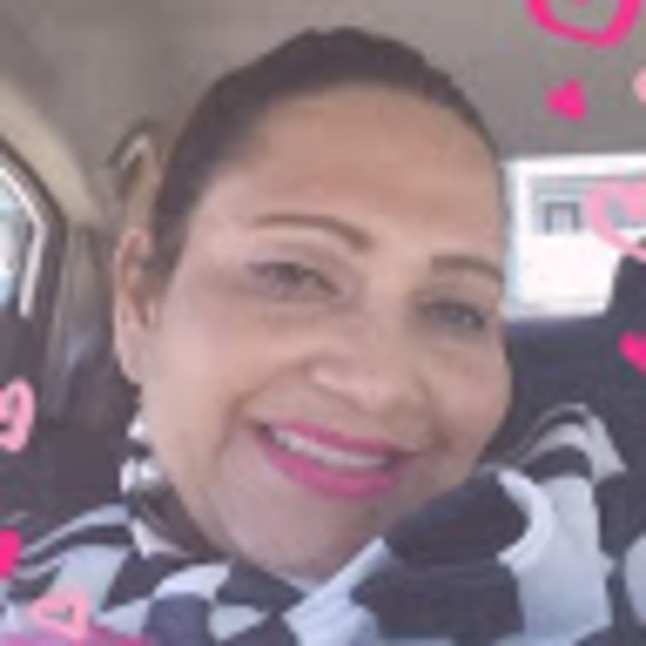 Profile Picture of Angela Castro (@angelacastro711) on Poshmark