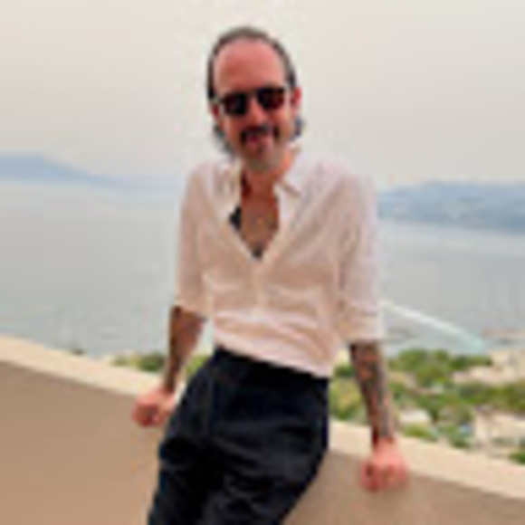 Daniel Bellury - Poshmark Profile Picture of Daniel Bellury (@danielbellury) on Poshmark