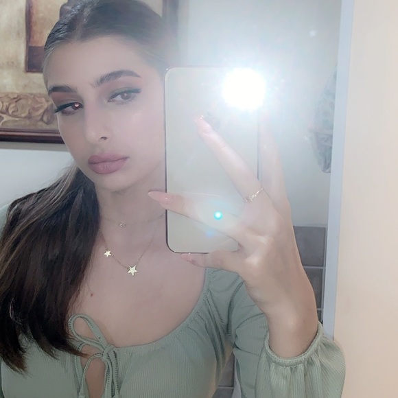 Juliette Grigoryan - Poshmark Profile Picture of Juliette Grigoryan (@julzgrigz) on Poshmark