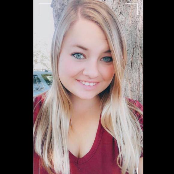 Profile Picture of Kelsey Tidwell (@kelseytidwel701) on Poshmark