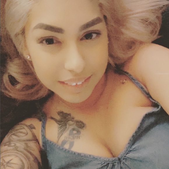 Profile Picture of Marline Vargas (@marlinevargas) on Poshmark