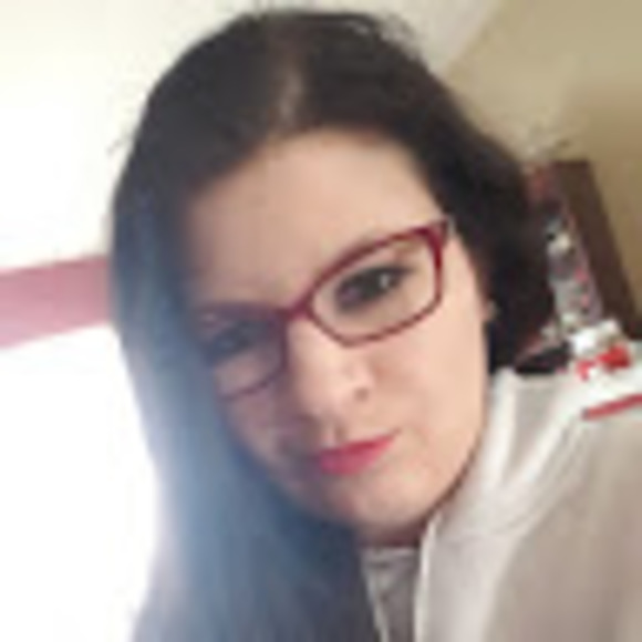 Profile Picture of Chelsea Garrett (@chelseagarre365) on Poshmark