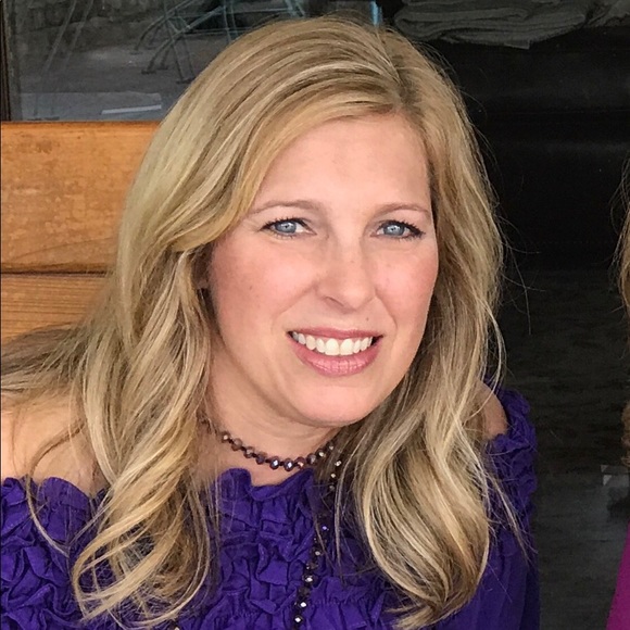 Profile Picture of Audra Olson (@audraolson411) on Poshmark