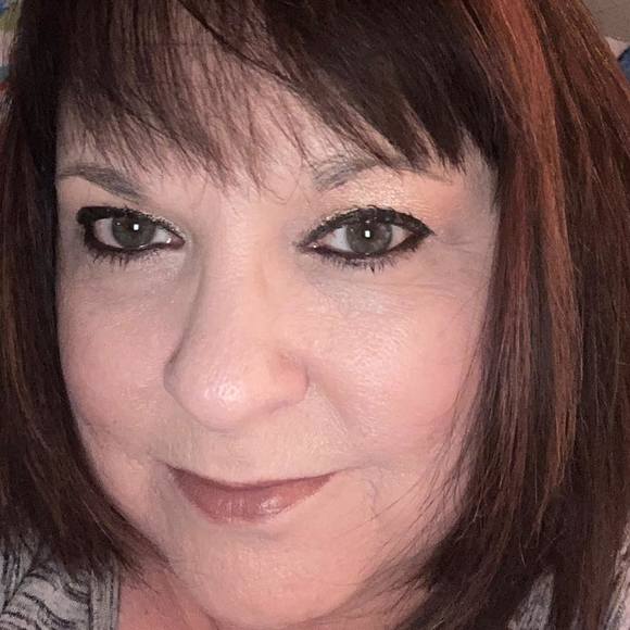 Profile Picture of Tammy Mirabella (@oliver133) on Poshmark