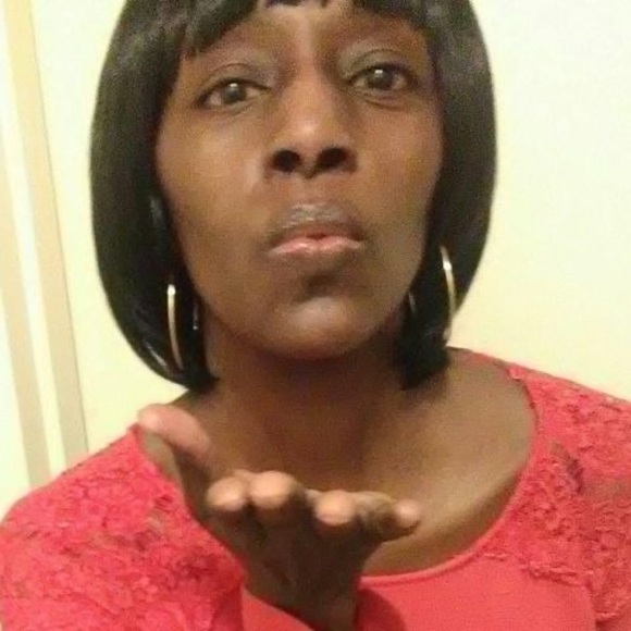 Profile Picture of Joyce Jones (@joyce23jones) on Poshmark