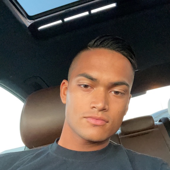 Profile Picture of Adnan Ahmad (@adnan31) on Poshmark