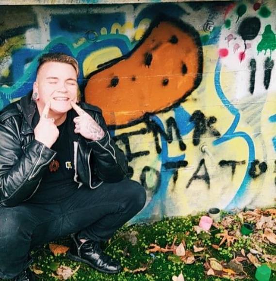 Jourdan Frerer - Poshmark Profile Picture of Jourdan Frerer (@jourdan23frerer) on Poshmark