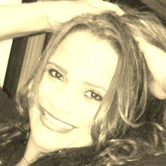 Profile Picture of Eliane Lima (@nanyflima1000) on Poshmark