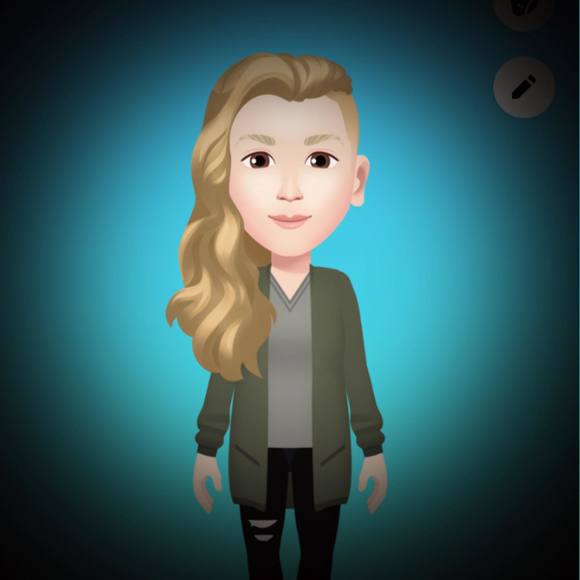 Profile Picture of Erin Evanoff (@erin8465) on Poshmark