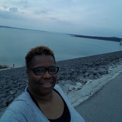 Profile Picture of Cheryl Mathis (@MissOffier50) on Twitter