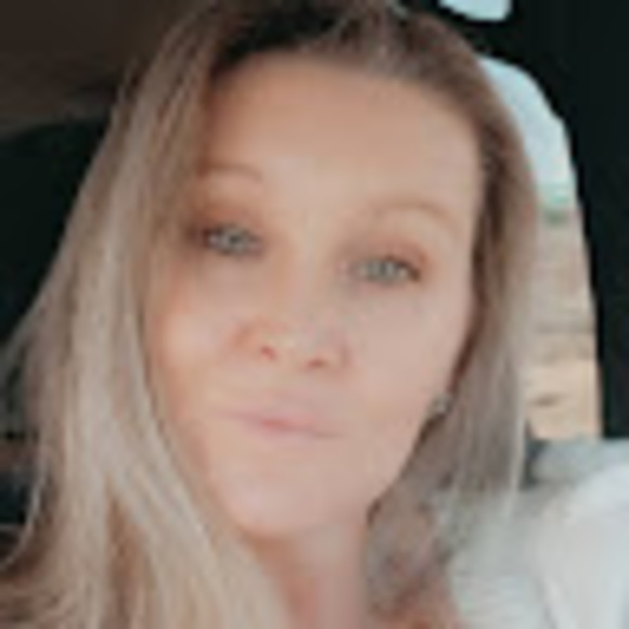 Profile Picture of Virginia Seagraves (@vseagraves74) on Poshmark