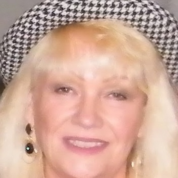 Profile Picture of Barbara Usrey (@bbusrey) on Poshmark