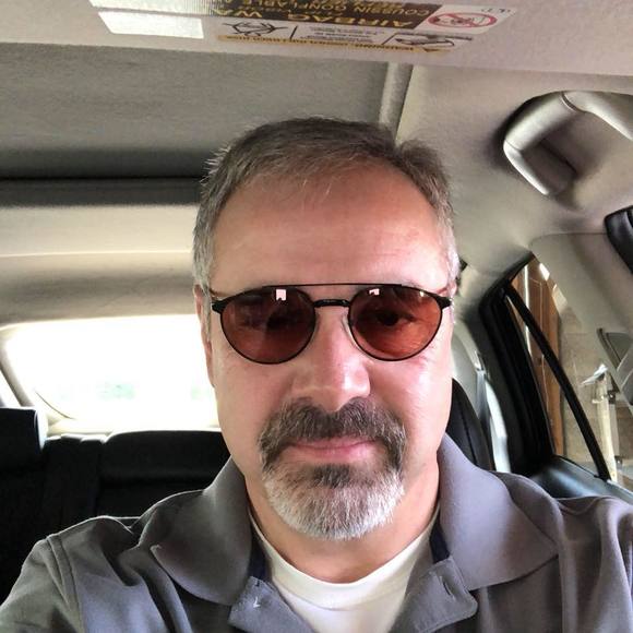 Profile Picture of Gary Lindquist (@glindquist1965) on Poshmark