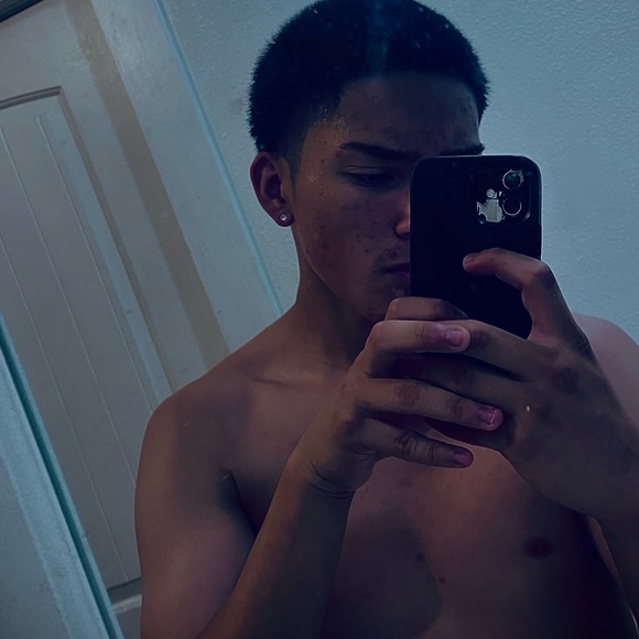 Profile Picture of Joey Mejía echeverría (@jflocckinn) on Poshmark