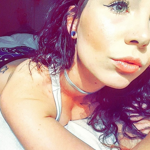 Profile Picture of Kirby Harris (@kirby_harris) on Poshmark