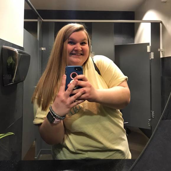 Profile Picture of Julia Doran (@julia_doran) on Poshmark