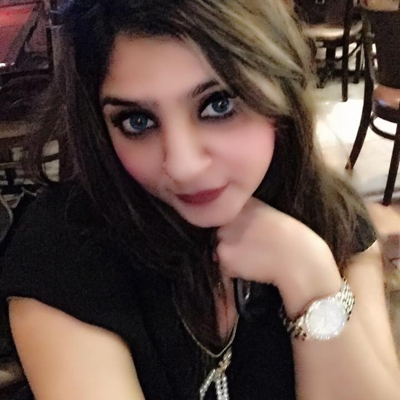 Profile Picture of Zobia Waseem (@zobiawaseem) on Poshmark