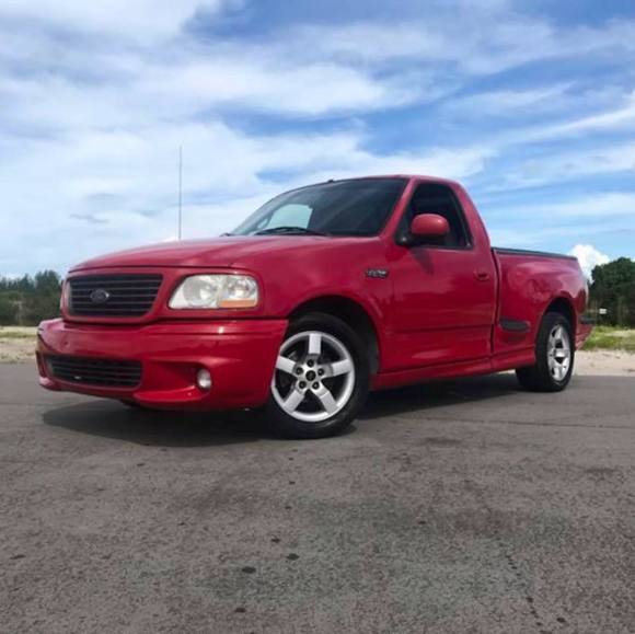 Profile Picture of Michael Hatchel (@michaeljames00) on Poshmark