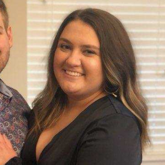 Profile Picture of Madelyn Bellelo (@mbellelo) on Poshmark