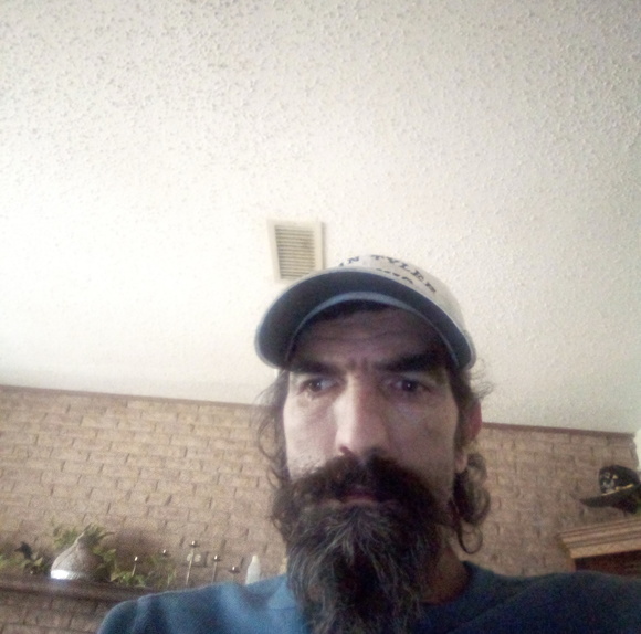Profile Picture of Chris Hartzler (@chrishartzler) on Poshmark
