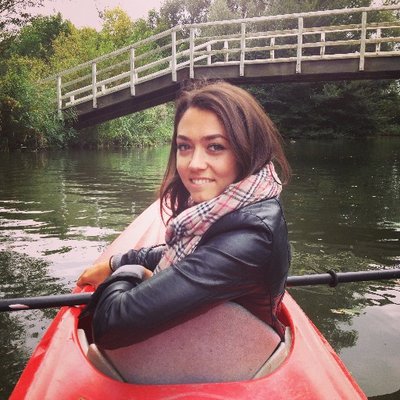 Profile Picture of Simone Fattouche (@SimoneAnne) on Twitter