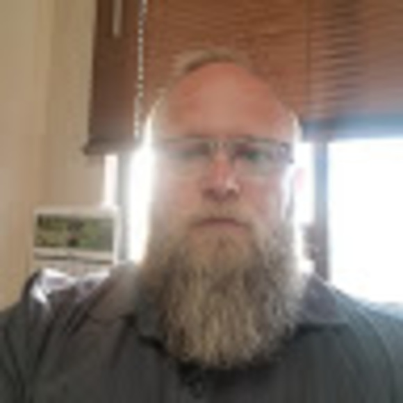Profile Picture of Eric Shaw (@leespop13) on Poshmark