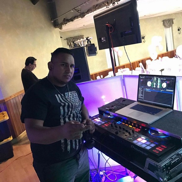 Profile Picture of Walter Gonzalez (@yanx13) on Poshmark