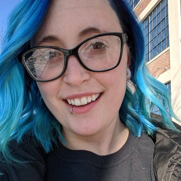 Profile Picture of Kaitlyn Kiszewski (@ka1t1ekaz00) on Poshmark