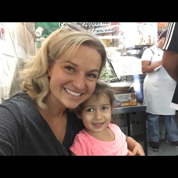 Profile Picture of Shawna Ocaranza (@socaranza23) on Poshmark