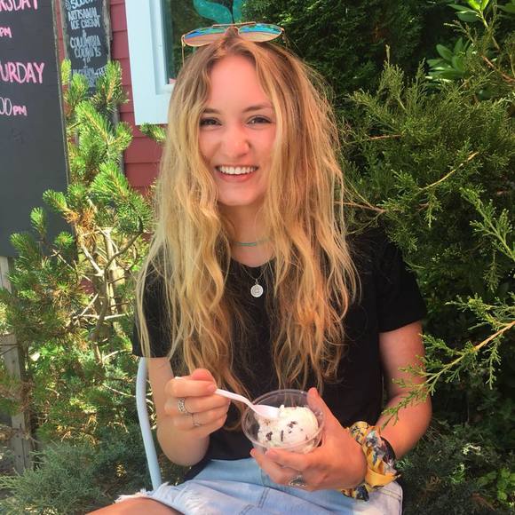Profile Picture of Caroline Markonic (@cmarkonic) on Poshmark